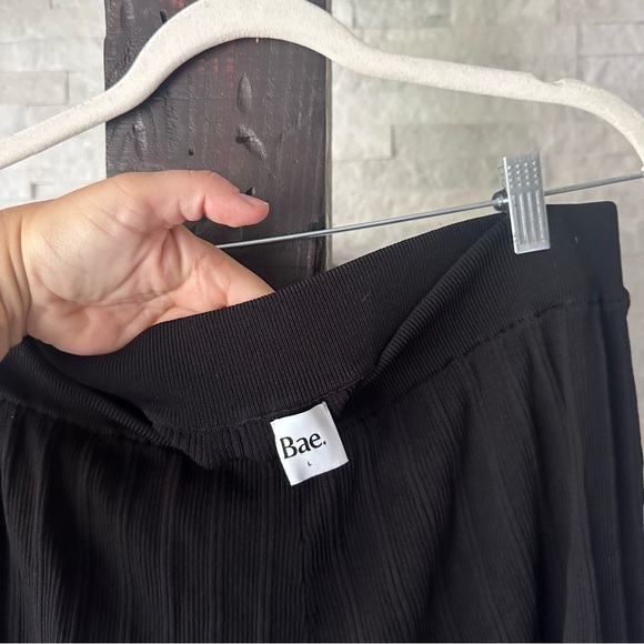 Bae the Label Black Wild Hearts Rib Maternity Shorts Size L - Picture 4 of 7